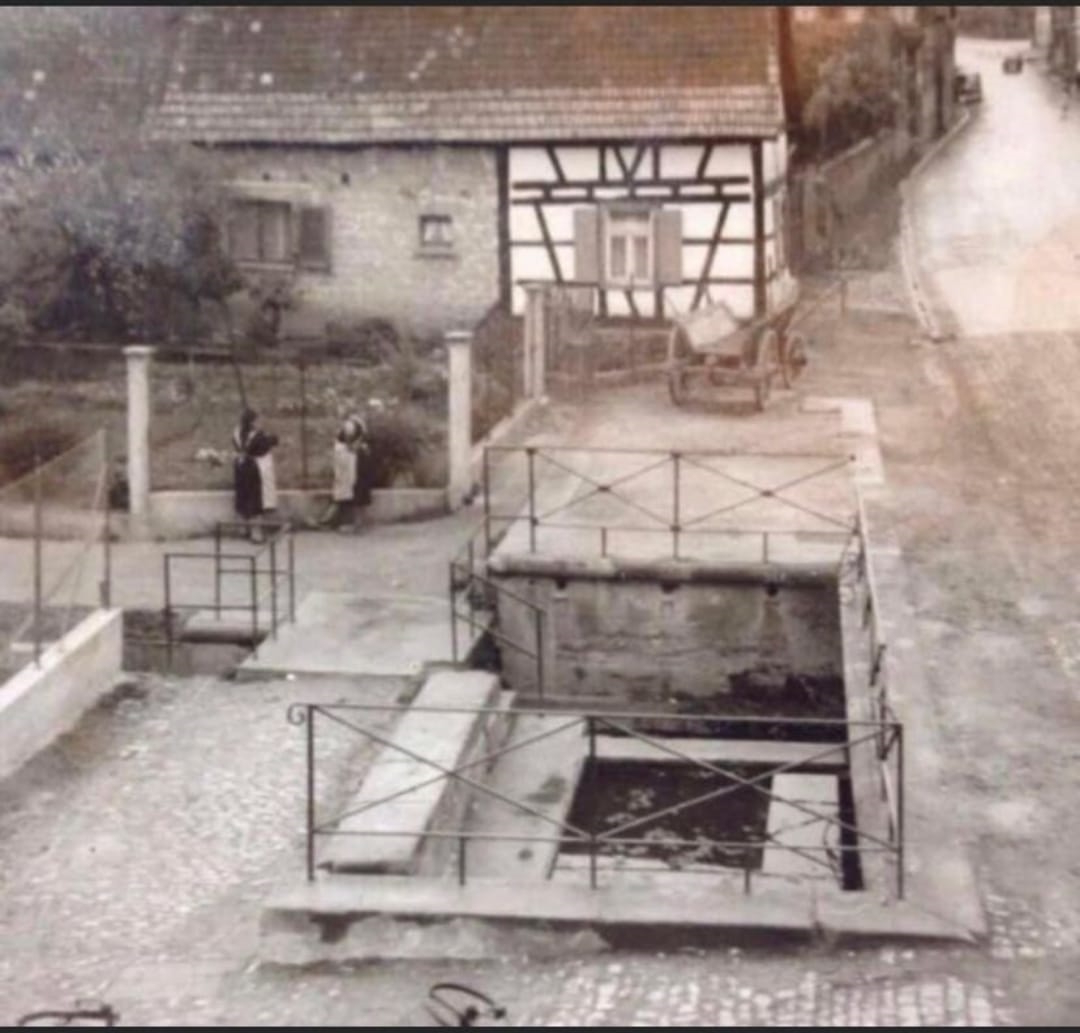 So sah der Zeppelinbrunnen ursprünglich aus.